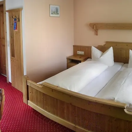 Zum Lowen מלון Steinenbronn