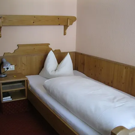 Zum Lowen מלון Steinenbronn